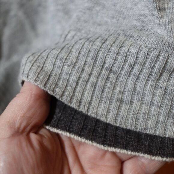 Banana Republic Gray Vneck Pullover  Double Cuff Sweater XL Wool Cashmere - Picture 5 of 14